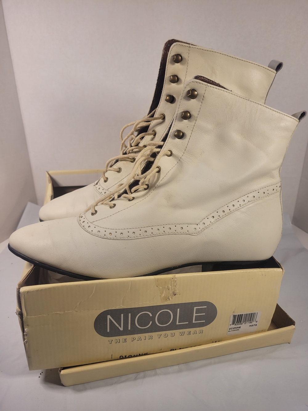 Vintage Nicole Dionne Style Leather Lace Up Boots White Womens Size 7.5
